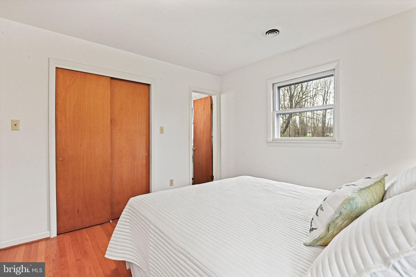 1396 S King Street photo 16