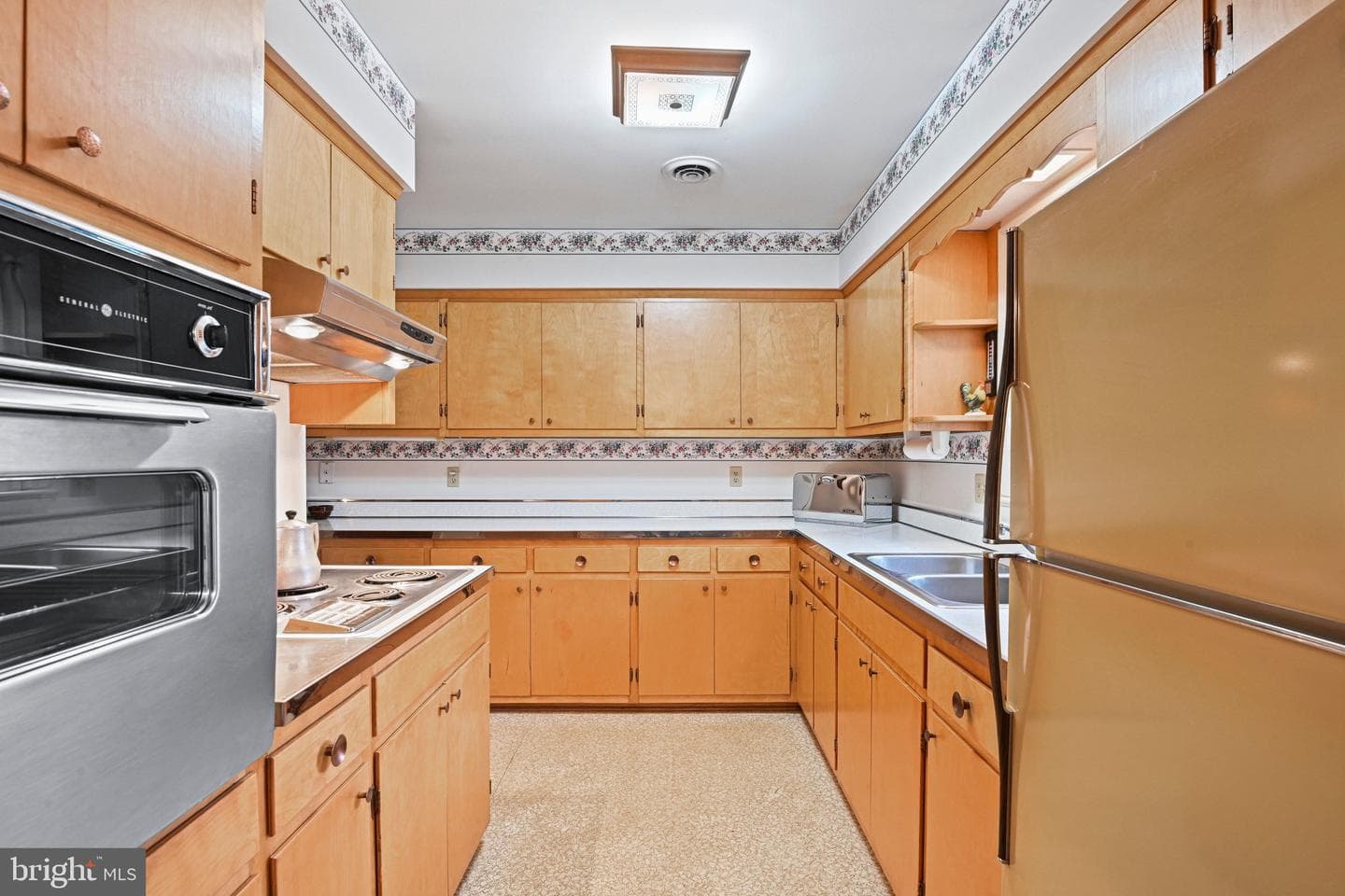 1396 S King Street photo 8