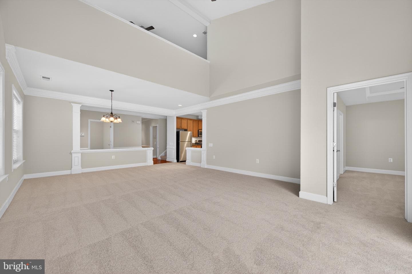 44397 Maltese Falcon Square photo 20