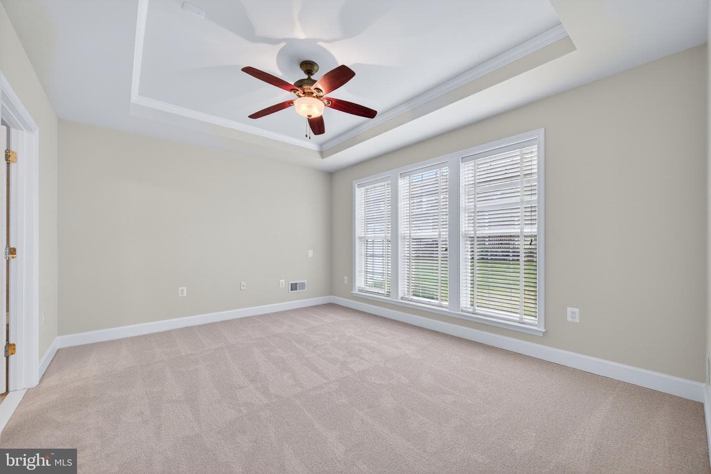 44397 Maltese Falcon Square photo 22