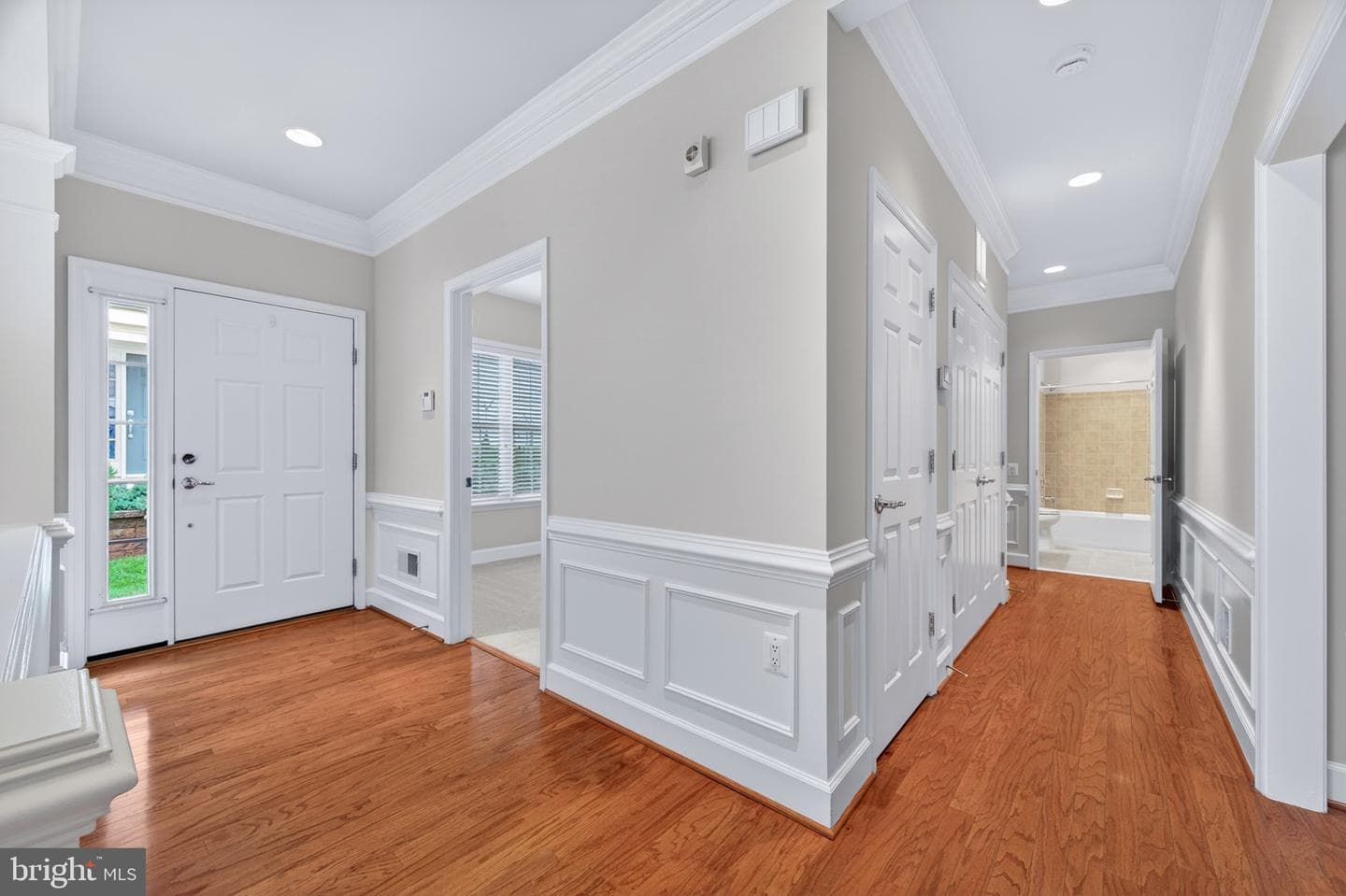 44397 Maltese Falcon Square photo 31