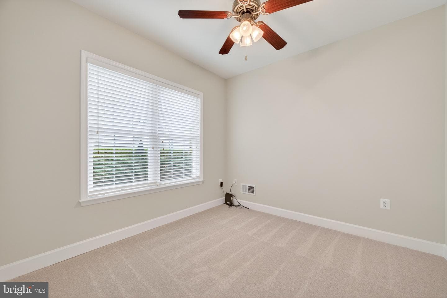 44397 Maltese Falcon Square photo 9