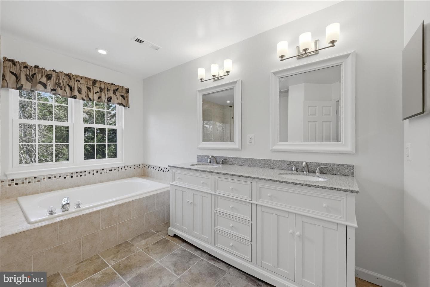 224 Lawford Drive SW photo 42