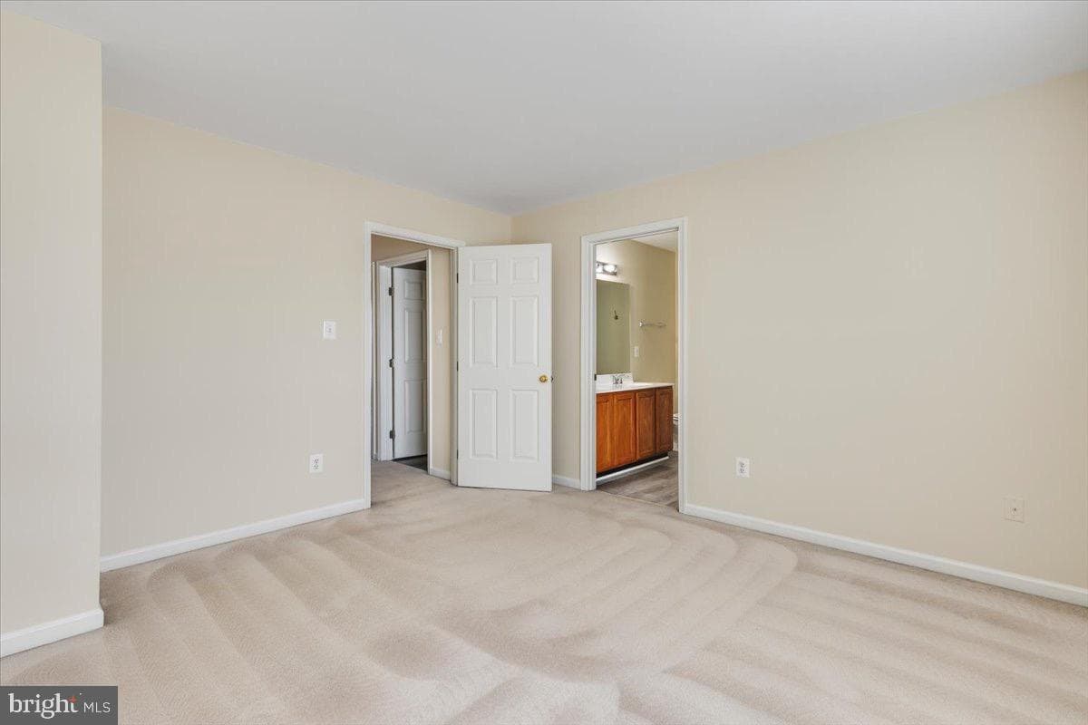 43187 Owen Park Way photo 13