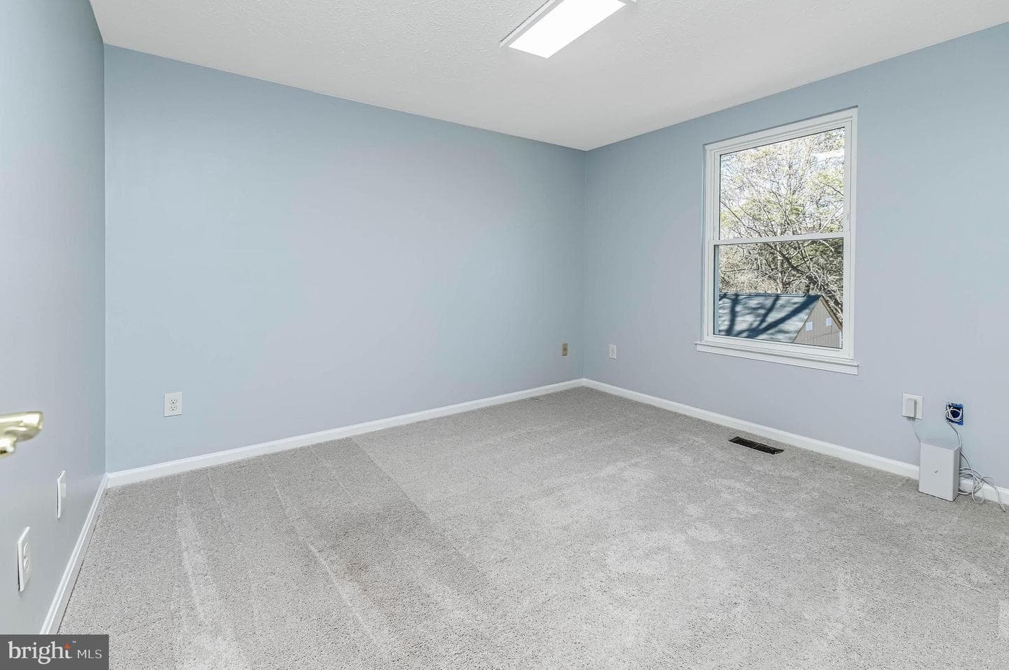211 Amy Court photo 14