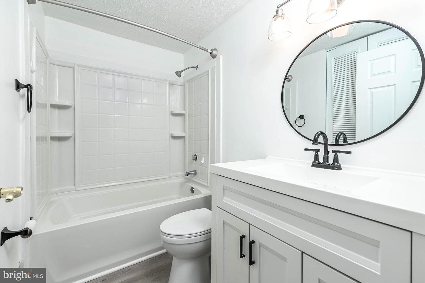 211 Amy Court photo 15
