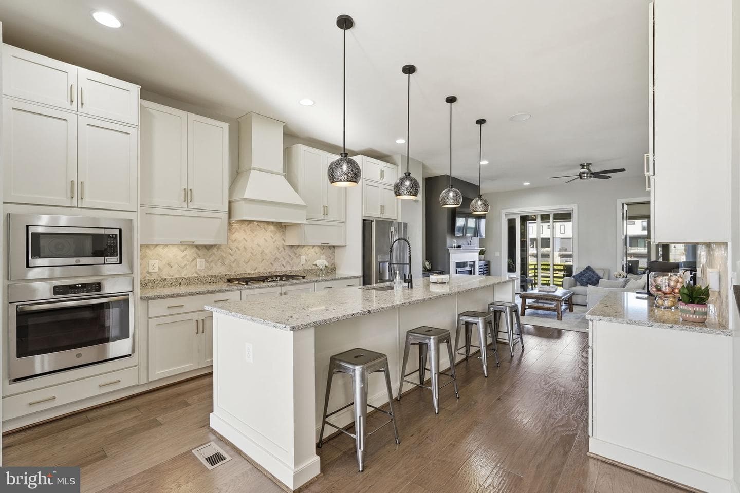 20388 Roslindale Drive photo 11