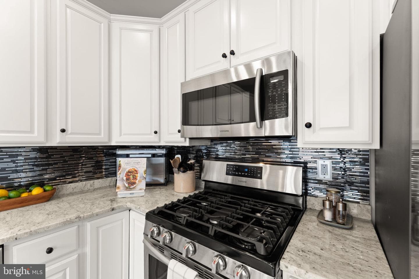 18168 Mill House Square photo 14