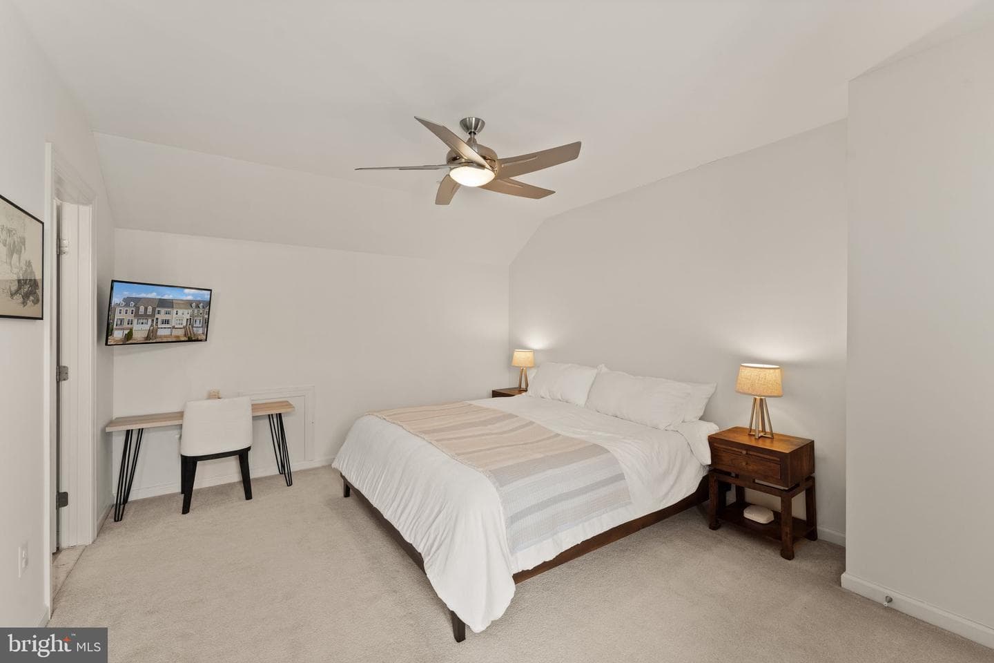 18168 Mill House Square photo 37