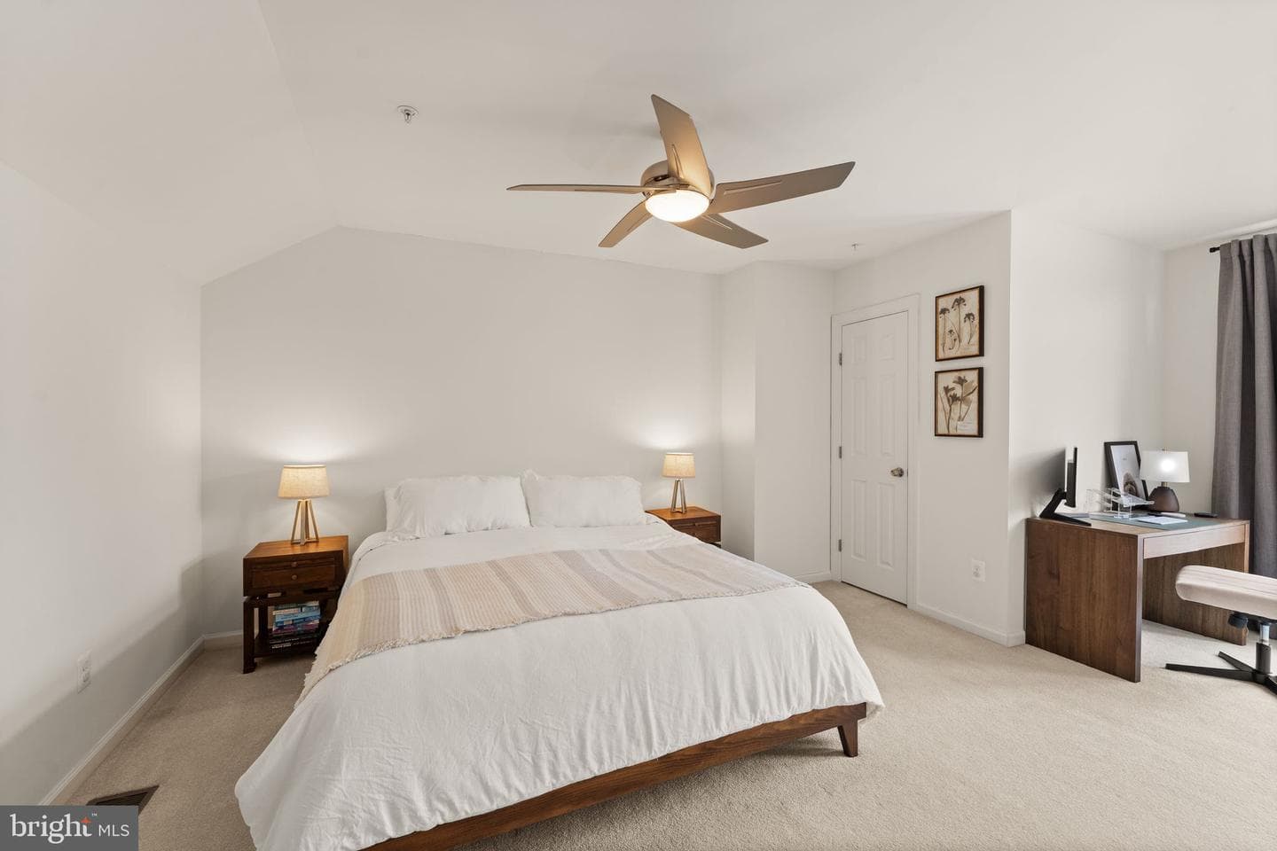 18168 Mill House Square photo 38