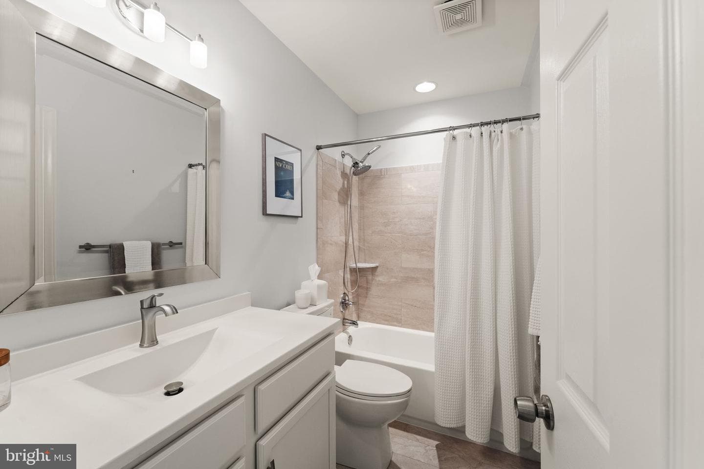 18168 Mill House Square photo 39