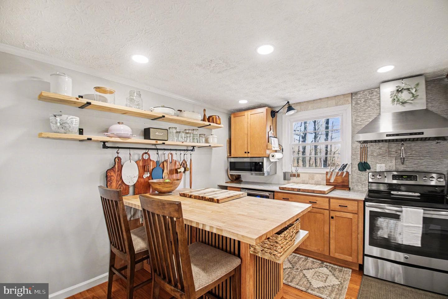 110 Almey Court photo 10
