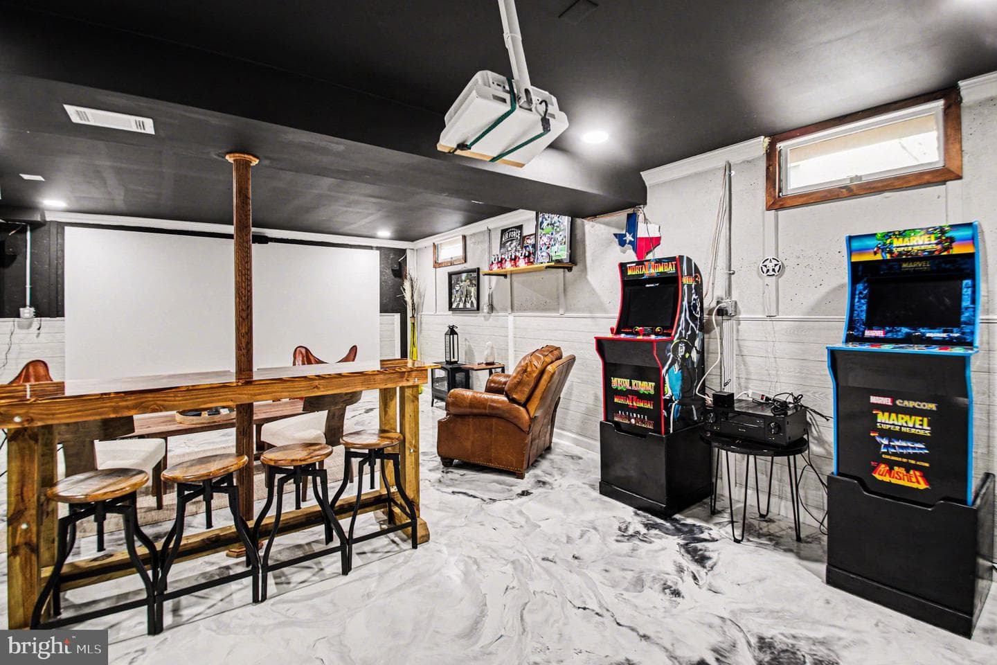 110 Almey Court photo 32