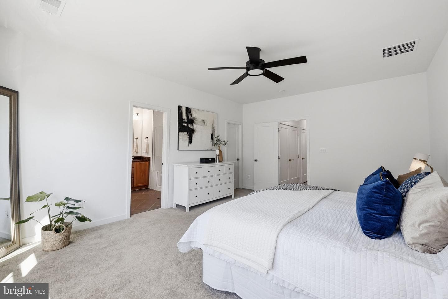 43403 Fifeville Square photo 32