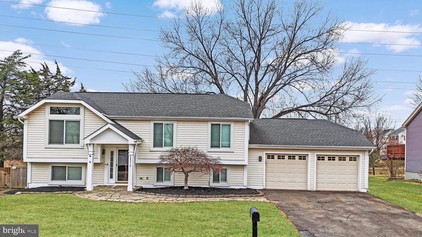 22216 Stablehouse Drive photo 3