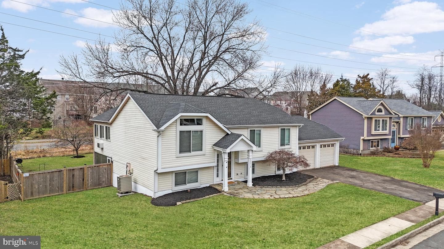 22216 Stablehouse Drive photo 5