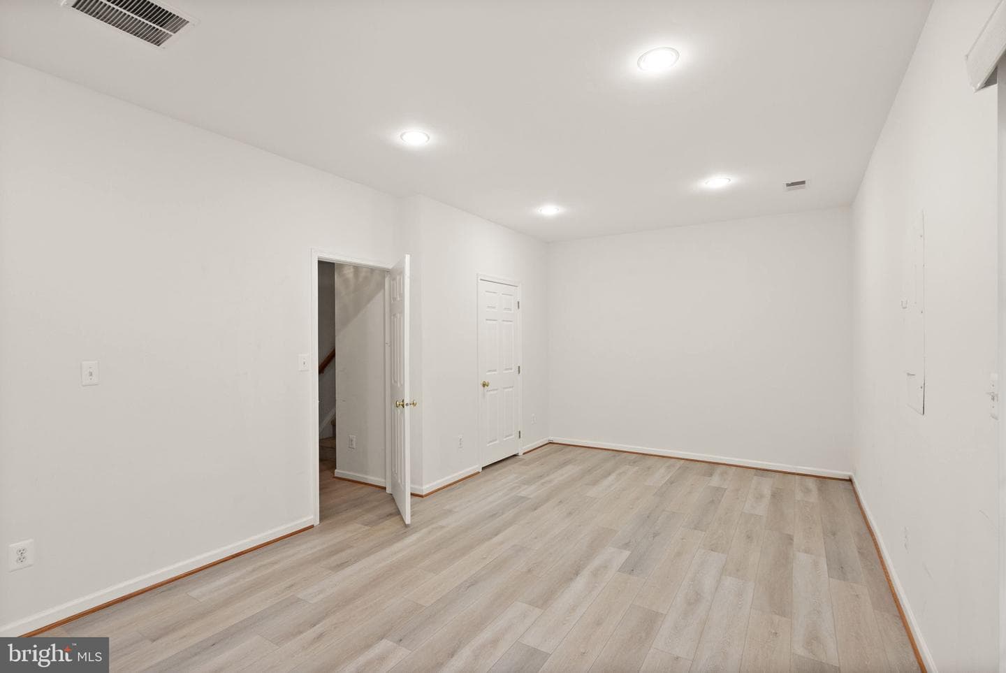 42683 Sandman Terrace photo 34