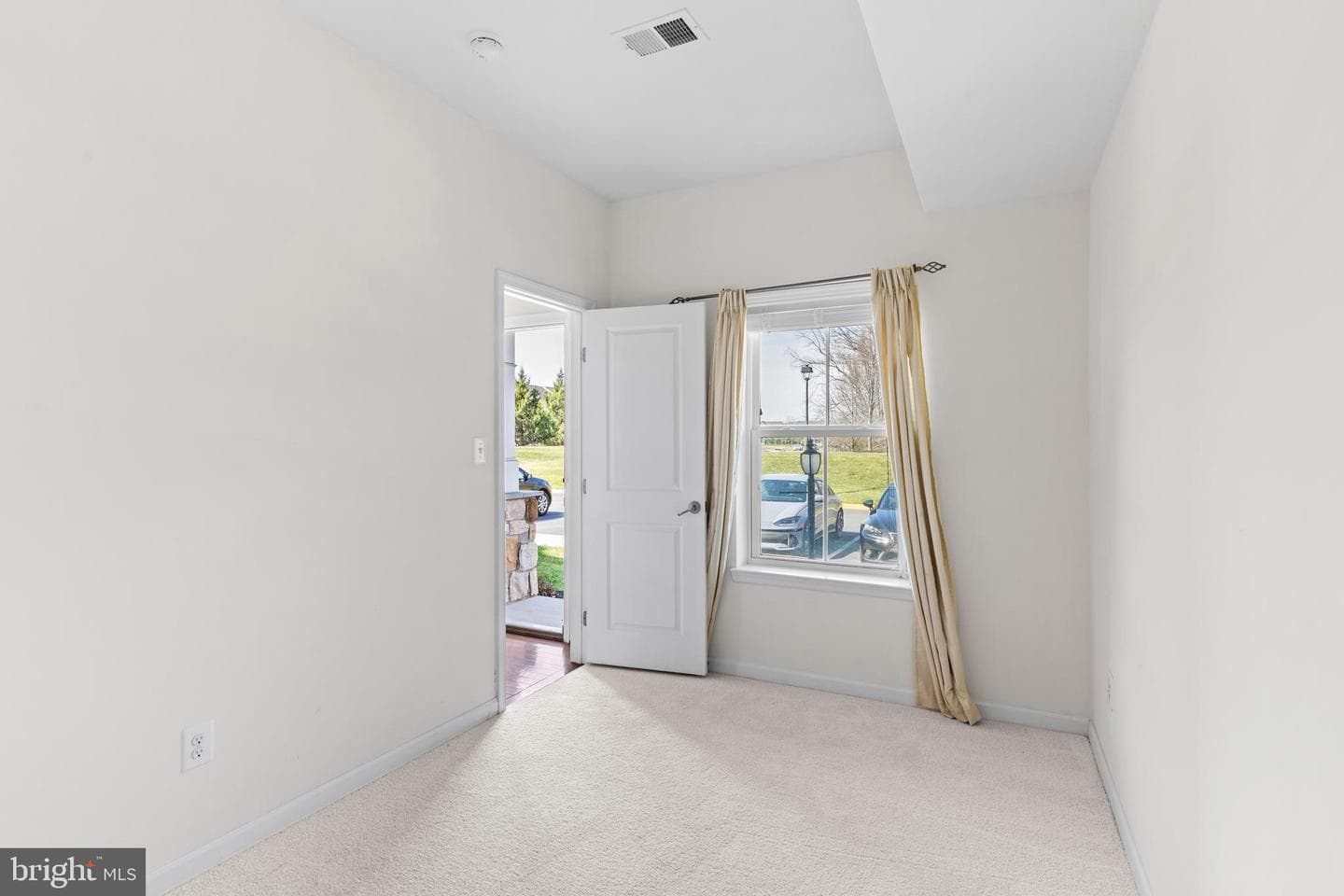 24829 Coats Square photo 18