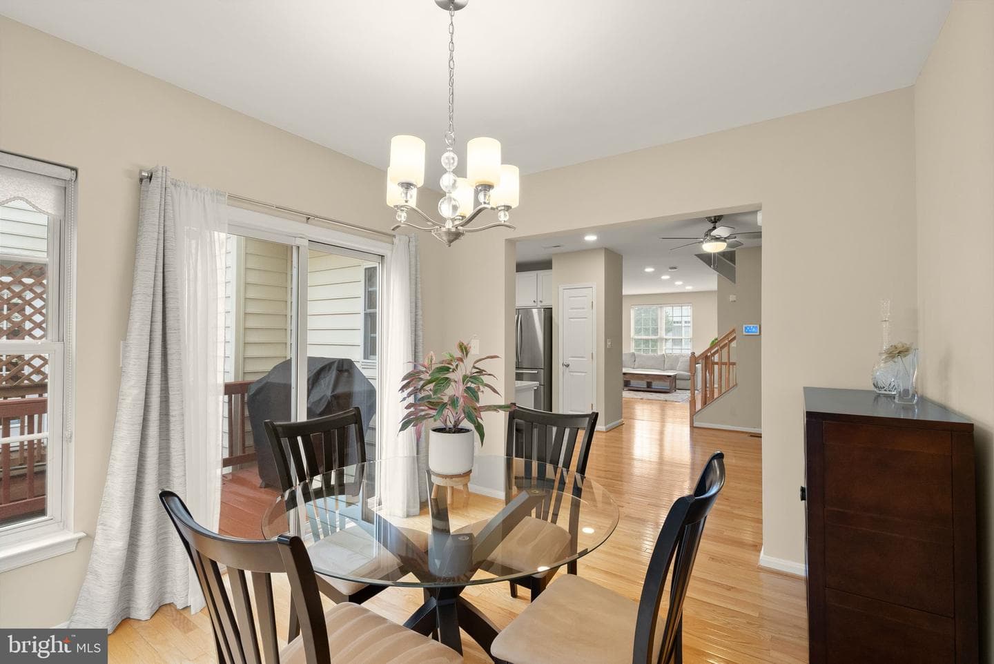 25213 Dunvegan Square photo 14