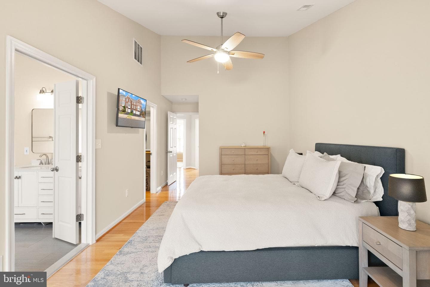 25213 Dunvegan Square photo 20