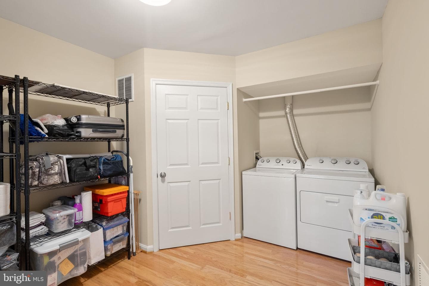 25213 Dunvegan Square photo 32