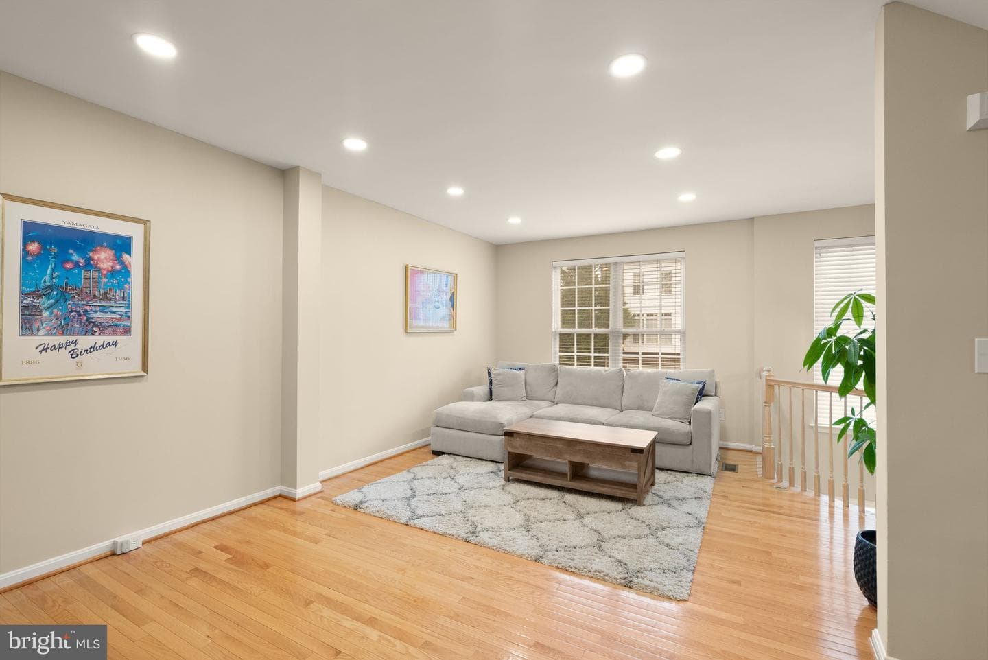25213 Dunvegan Square photo 4