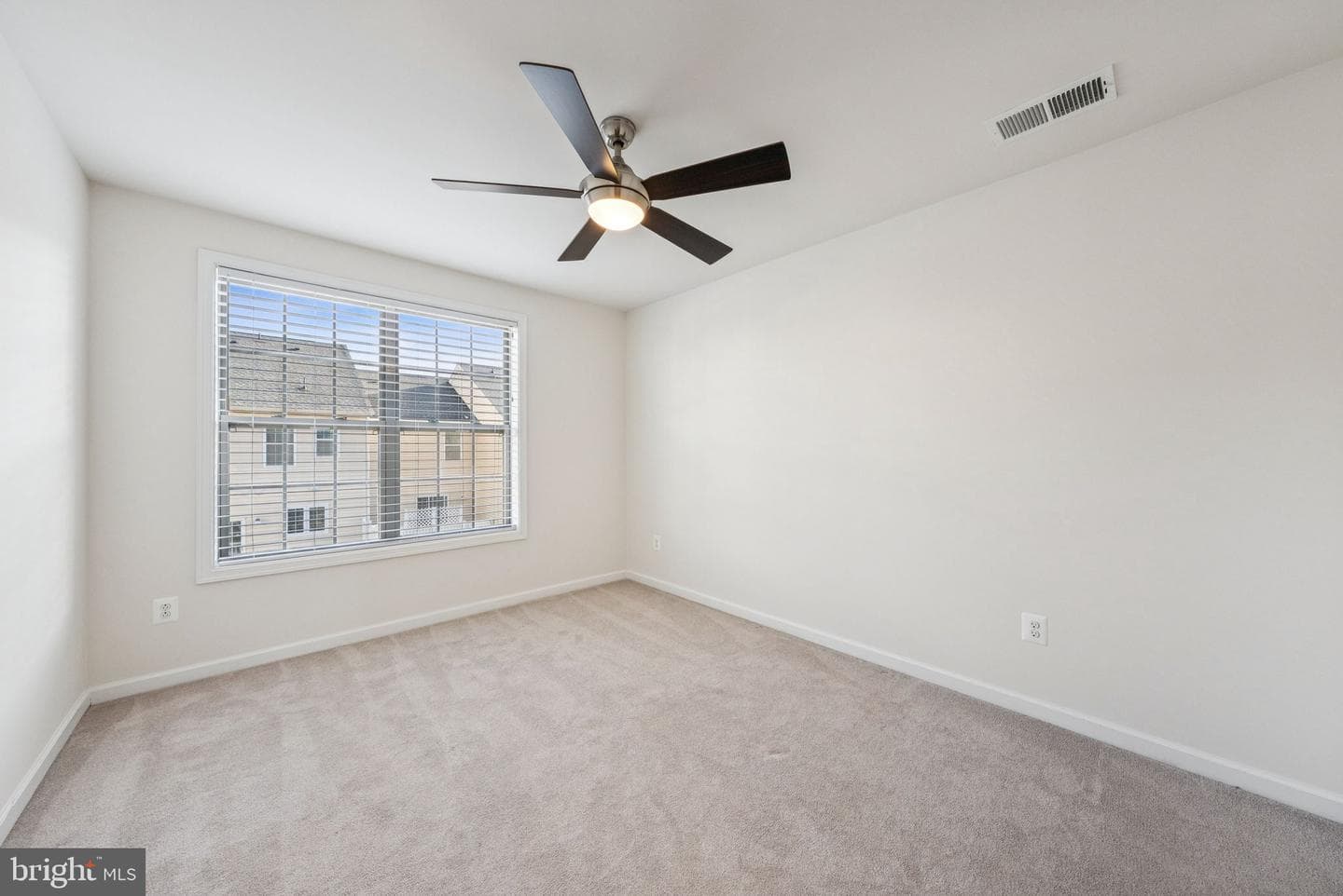 22613 Naugatuck Square photo 20