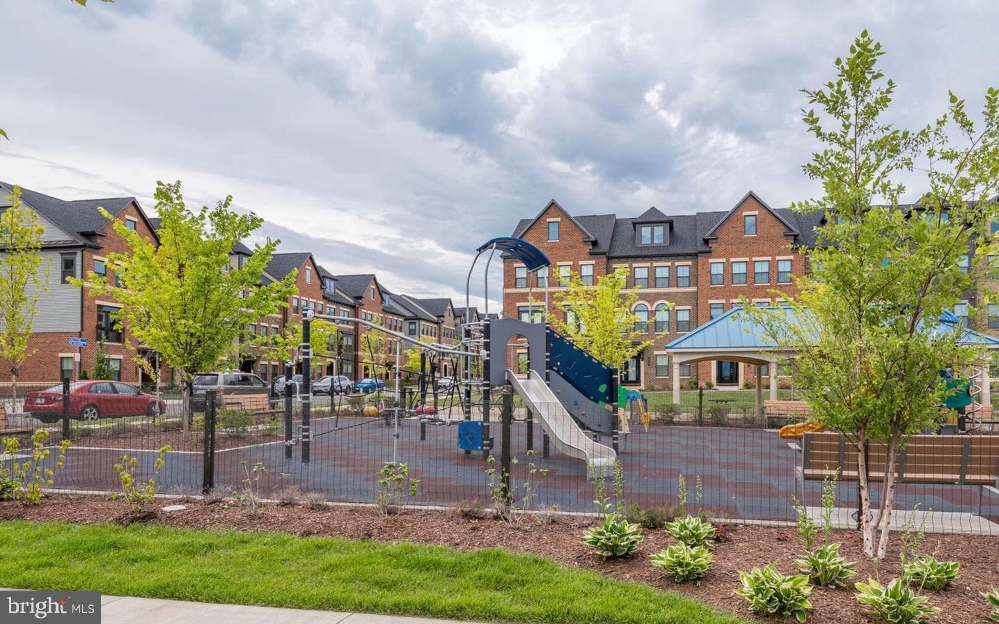 22613 Naugatuck Square photo 69