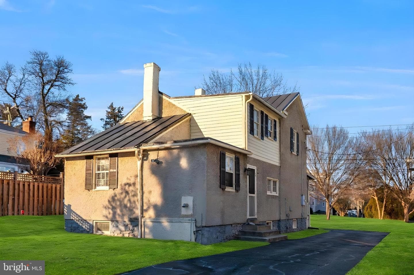245 W Market Street, Leesburg
