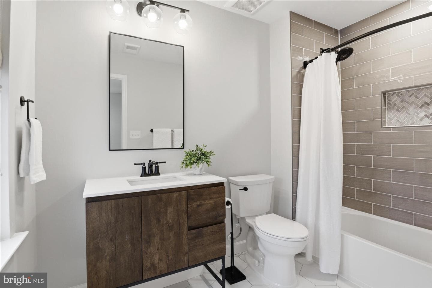 42094 Fiddlehead Place photo 32