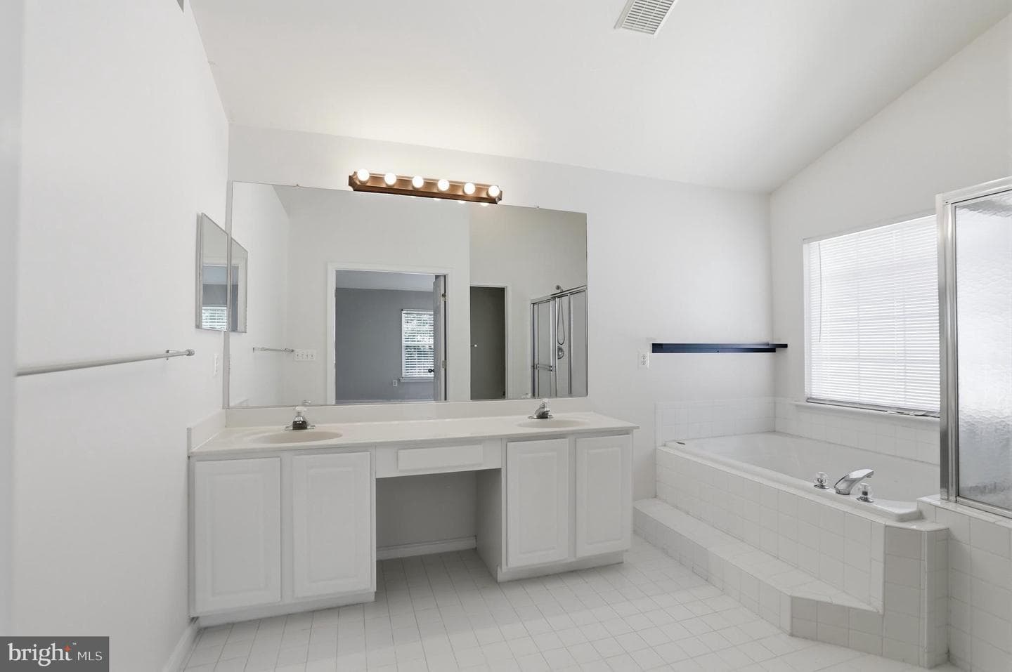 46733 Hollow Mountain Place photo 20