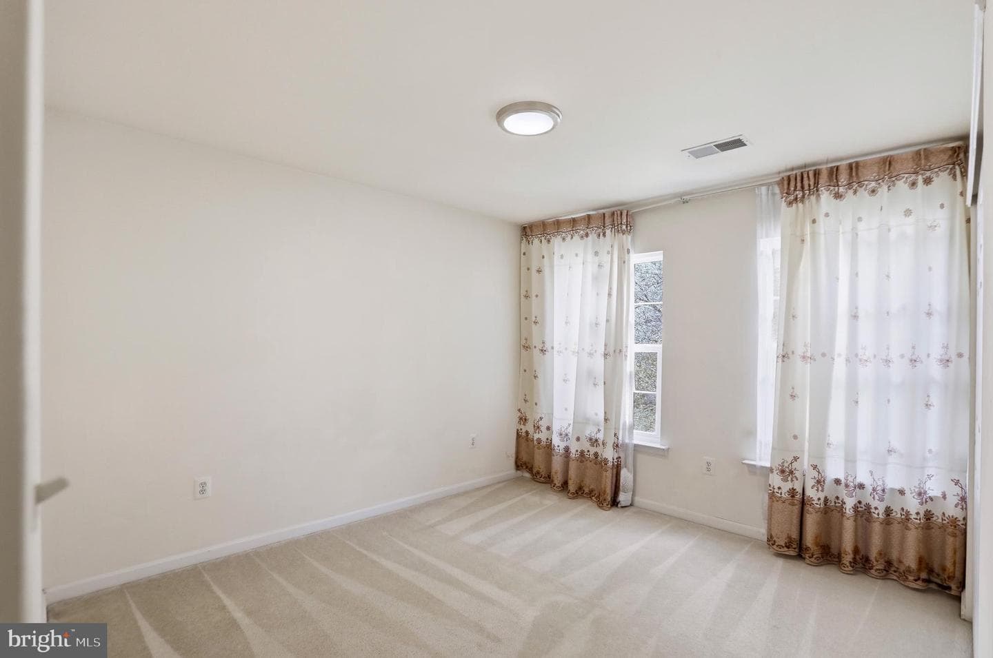 46733 Hollow Mountain Place photo 23