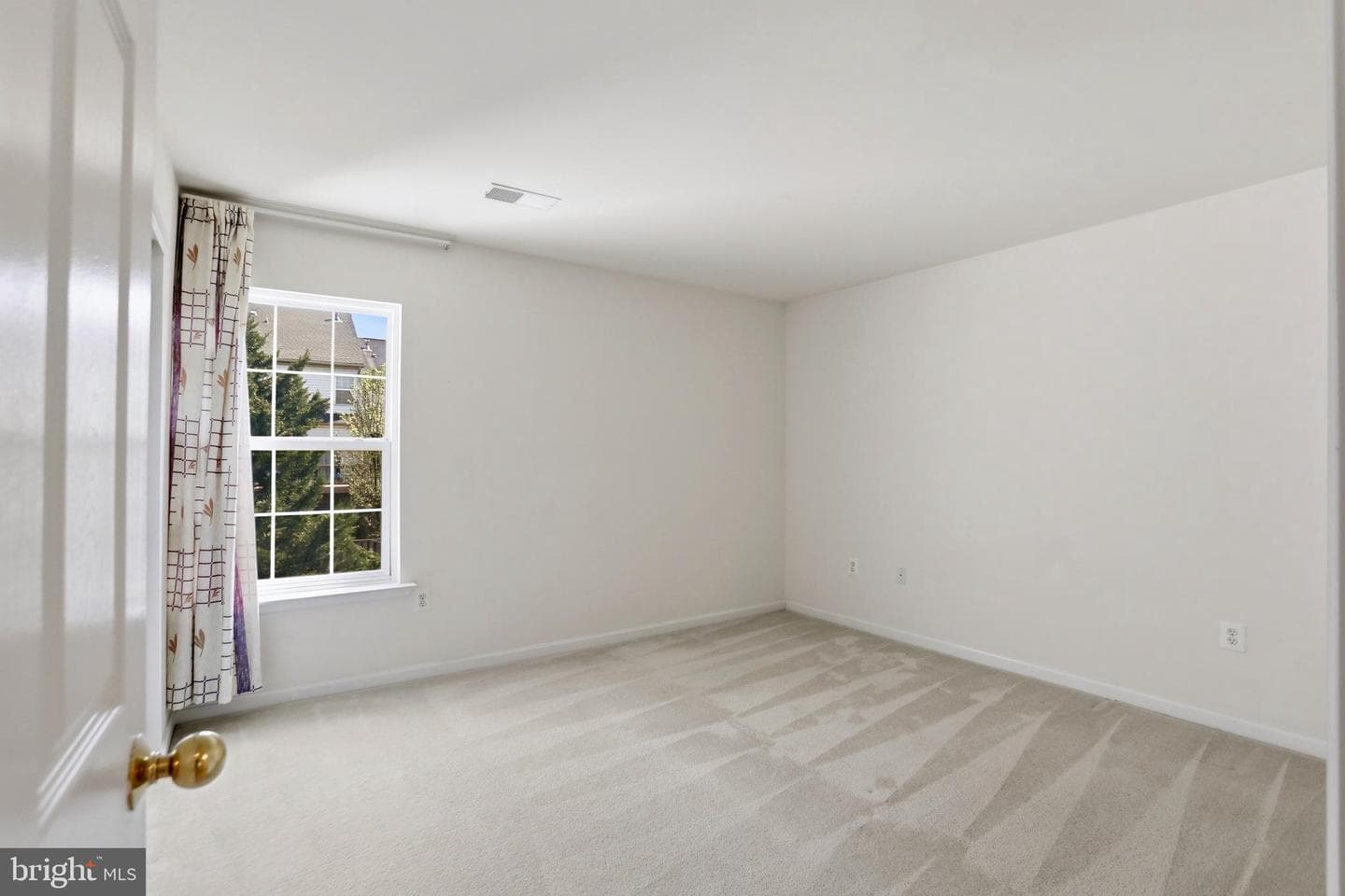 46733 Hollow Mountain Place photo 24