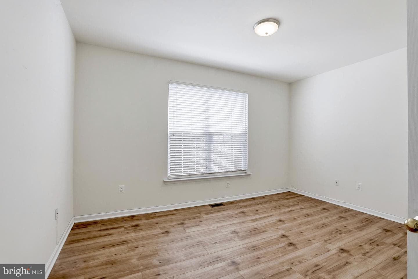 46733 Hollow Mountain Place photo 5