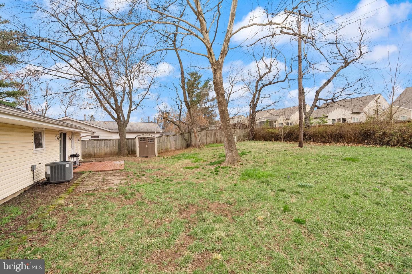 1301 N Amelia Street photo 23