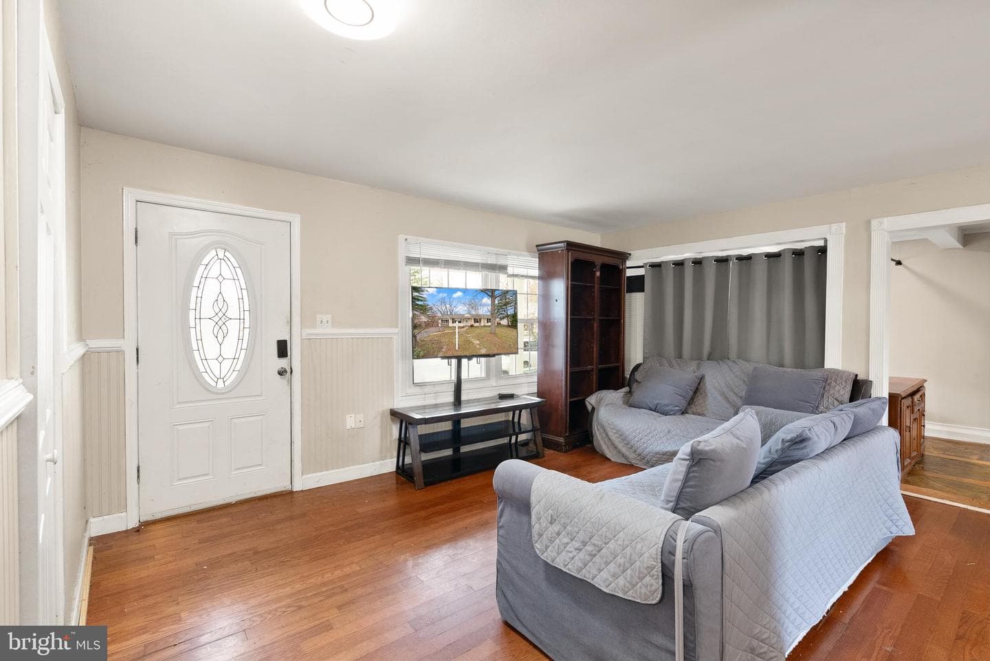 1301 N Amelia Street photo 3