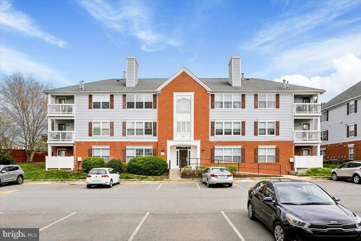 631 Constellation Square SE #d