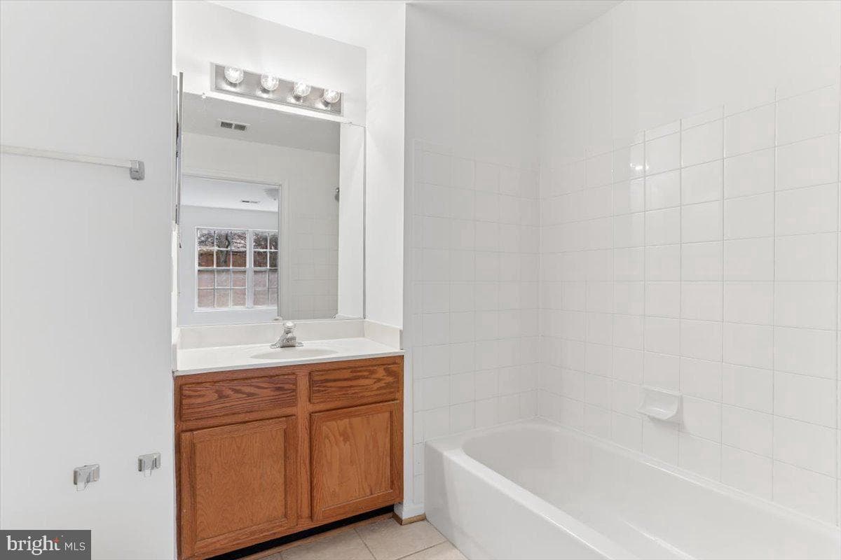 631 Constellation Square SE #d photo 10