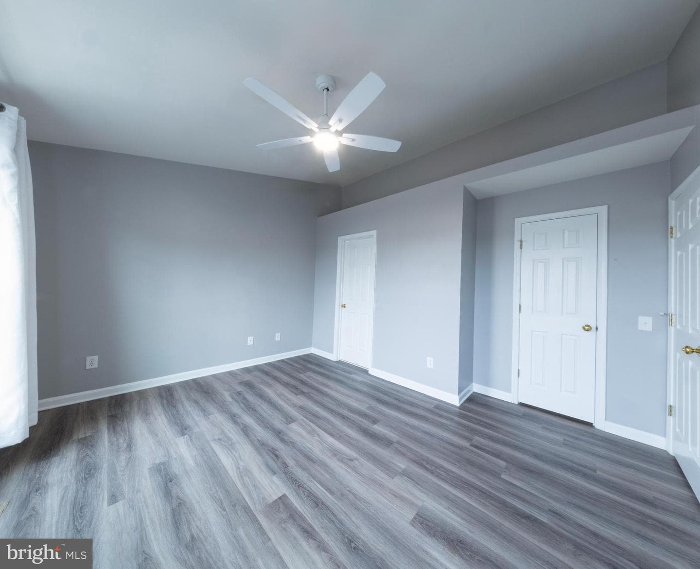 46934 Courtyard Square #300 photo 11