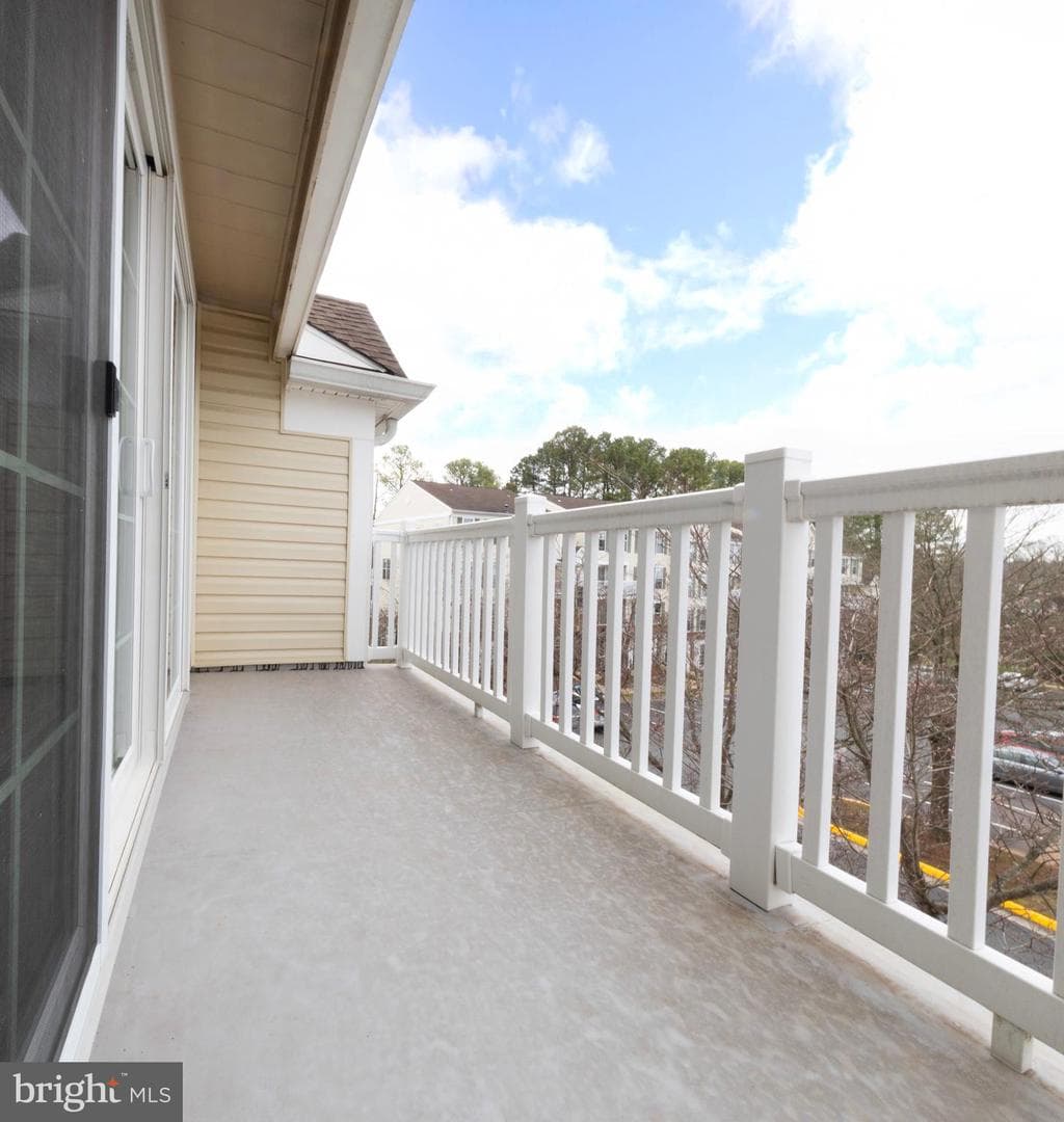 46934 Courtyard Square #300 photo 8