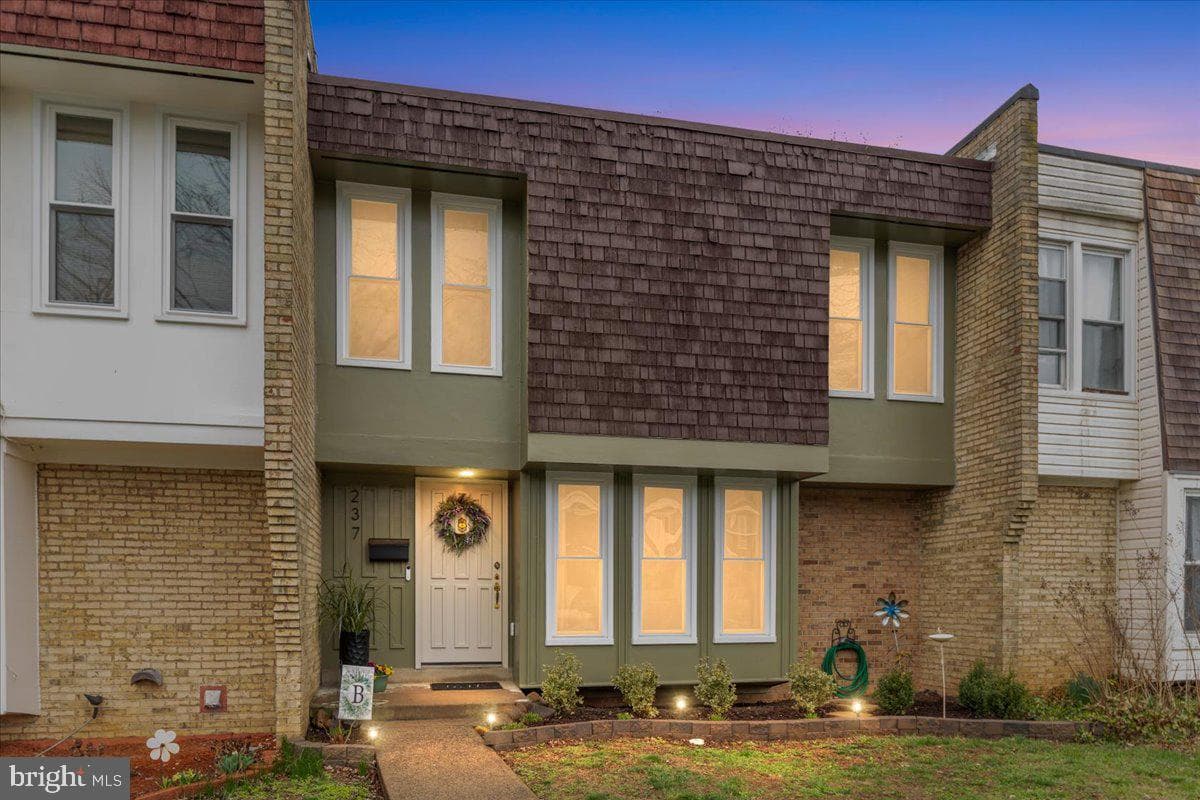 237 Roanoke Drive SE