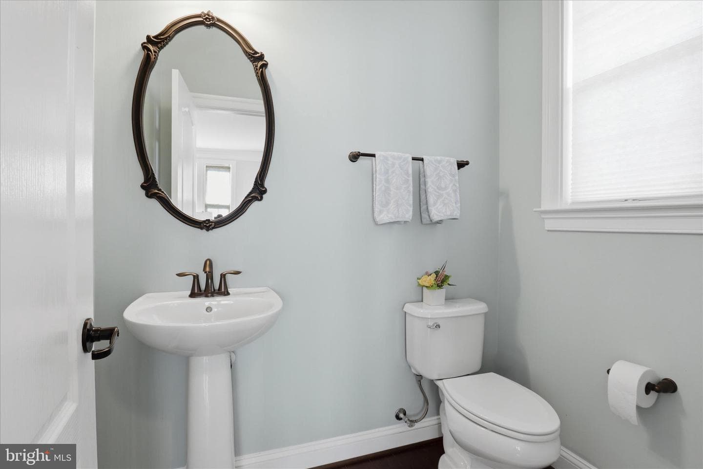 21179 Ashburn Heights Dr photo 9