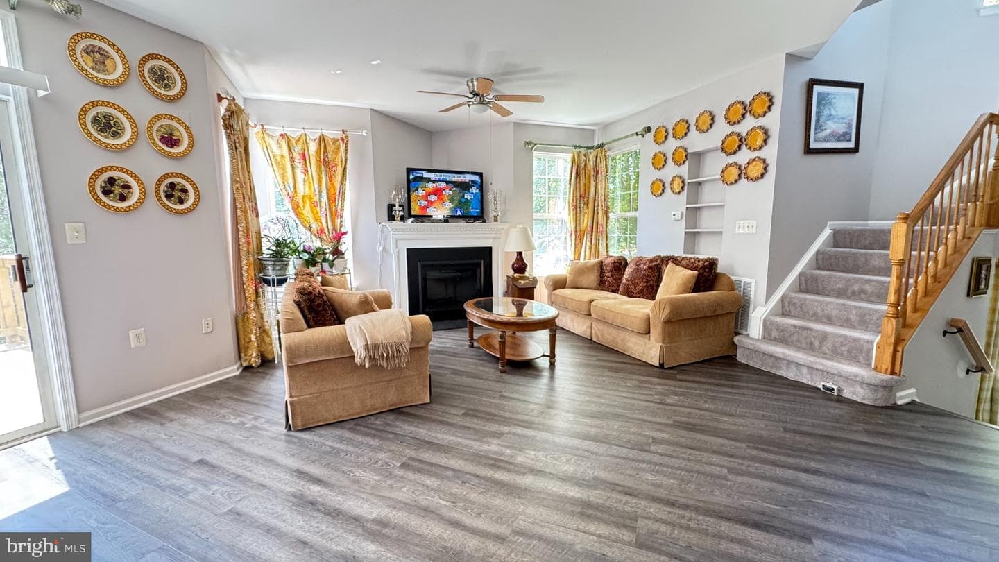 21512 Tamarack Ridge Square photo 4