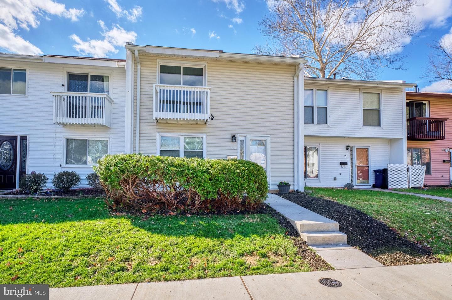 253 Willow Terrace photo 1