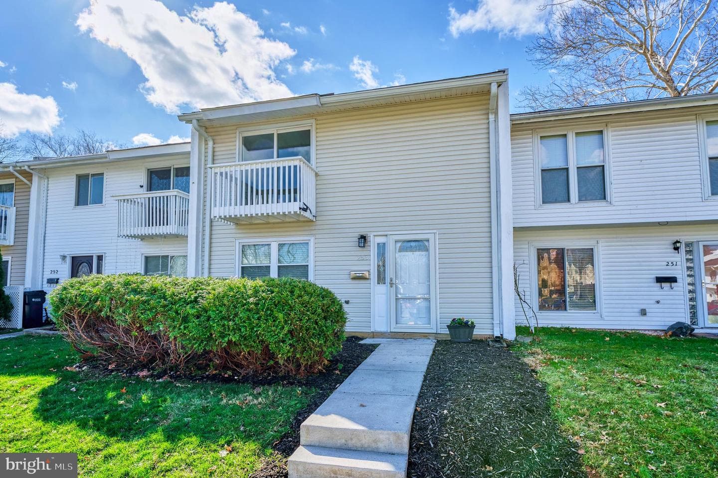 253 Willow Terrace photo 2
