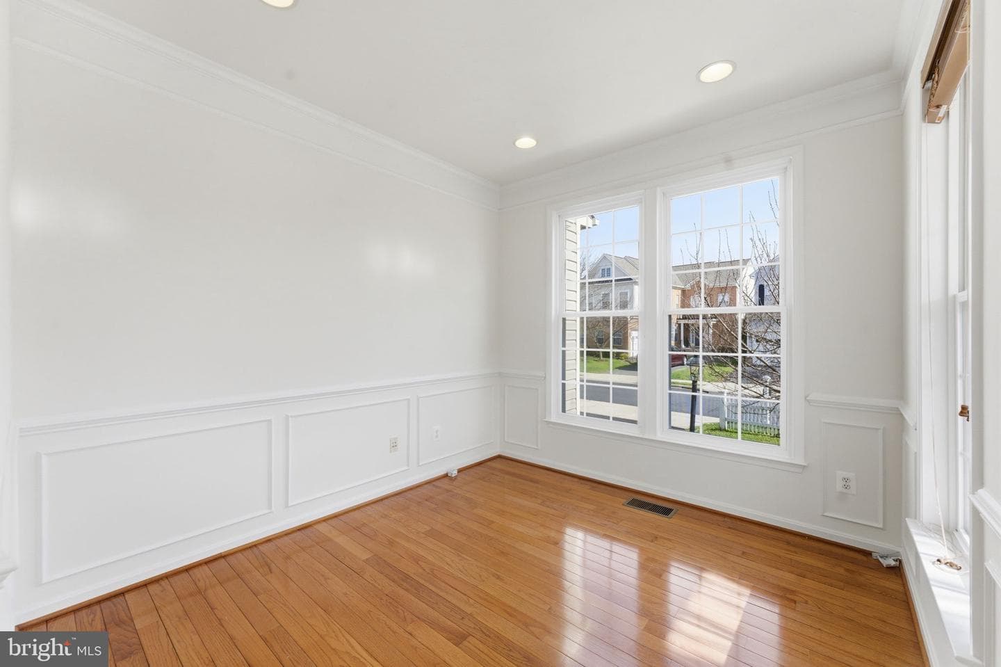 43358 Fullerton photo 22