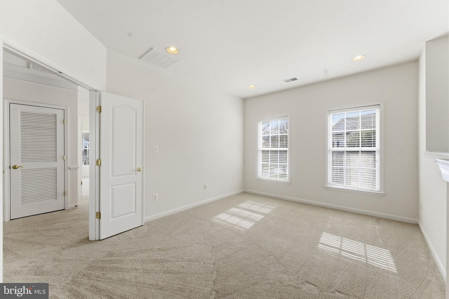 43358 Fullerton photo 31