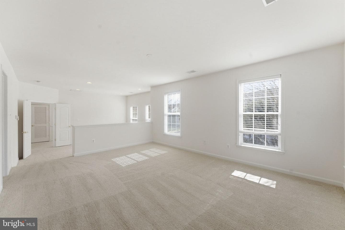 43358 Fullerton photo 35