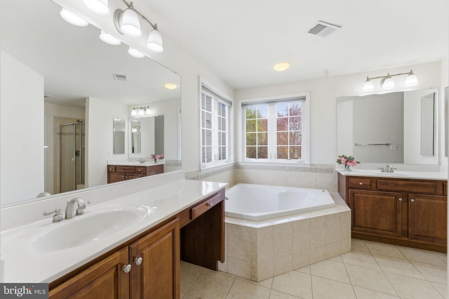 43358 Fullerton photo 37