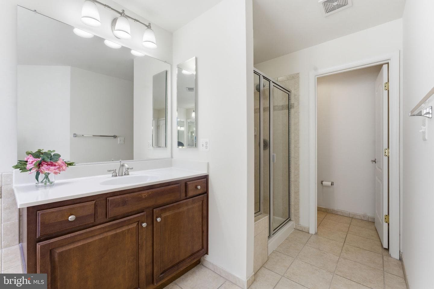 43358 Fullerton photo 38